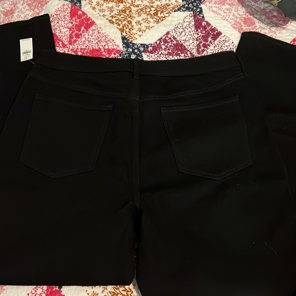 Old Navy Women’s Black Straight Leg Jeans 16 - Picture 5 of 5